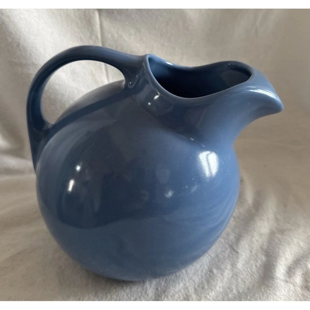 Vintage Hall USA Pottery‎ MCM Ice Lipped Ceramic Round Ball Pitcher Sky Blue 633